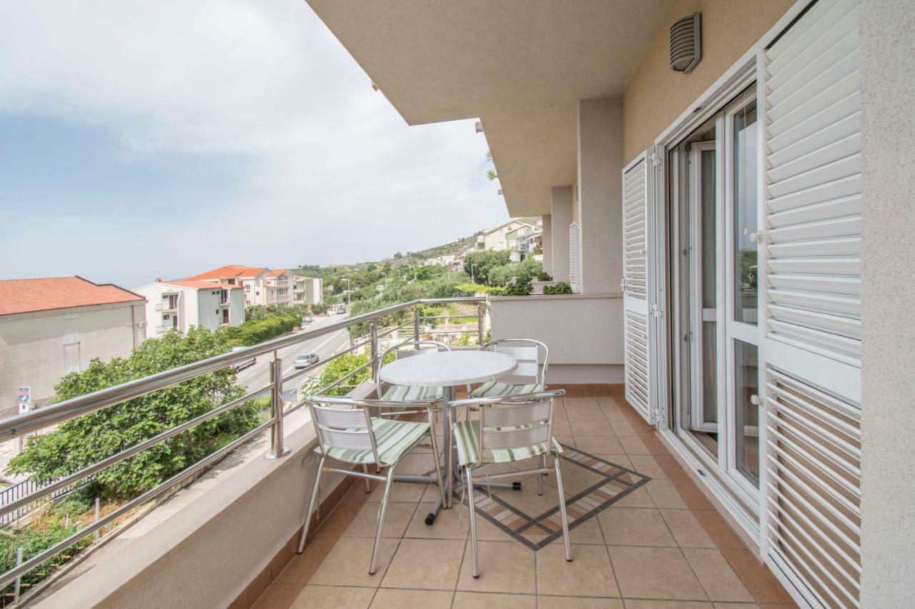 Apartments Antonio Tucepi Exterior photo